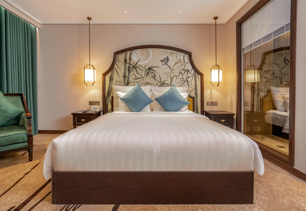 La Belle Suite bedroom