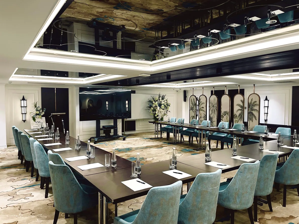 Meeting room, banquet layout
