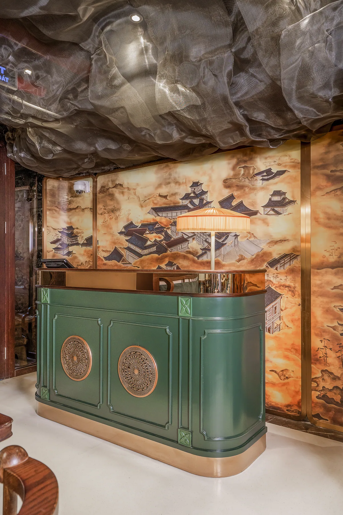 Lacquered cabinet in the restaurant